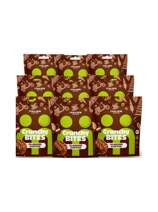 myBuddy Crunchy Nut Bites Almond Coffee, Italien-Edition, neun Beutel in drei Reihen freigestellt